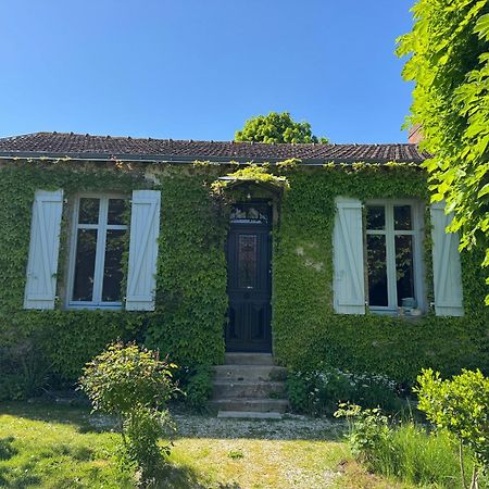 Cottage-Saint Laurent Sur Sevre Екстер'єр фото