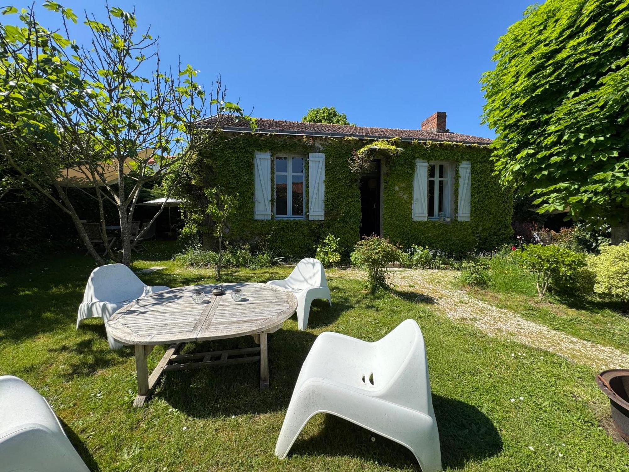 Cottage-Saint Laurent Sur Sevre Екстер'єр фото